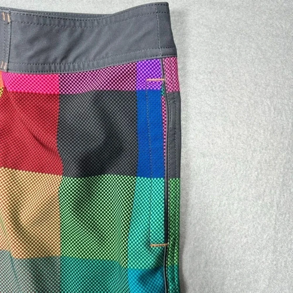 American Eagle Board Shorts Mens Medium Multicolor Plaid Swim Trunks Surf Berach